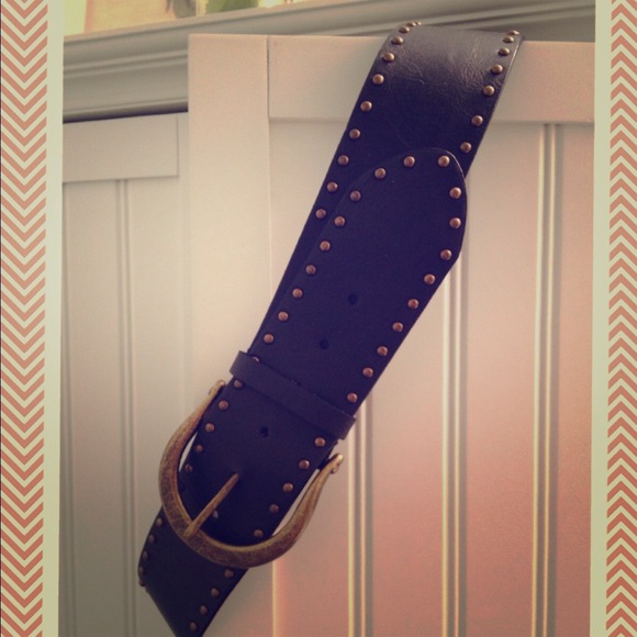 Express studded leather belt