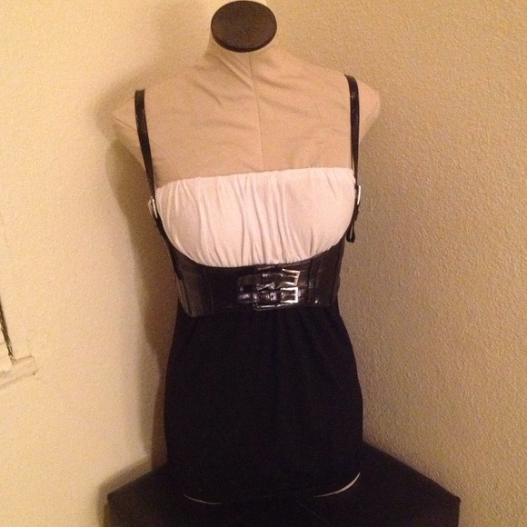 🚫SOLD🚫Black & White Dress
