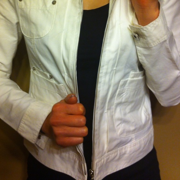 Adorable white layering jacket! - Picture 3 of 4