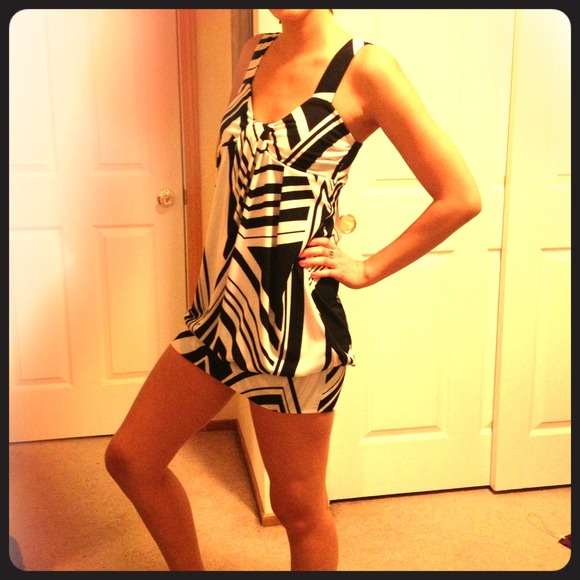 Black and white pattern dress.