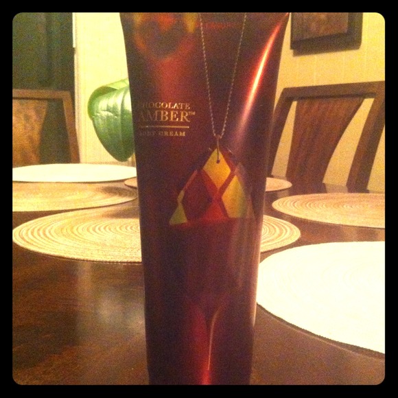 Reserved xx Bath and body work chocolate amber