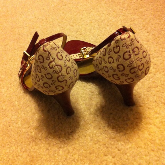 Guess heels with ankle strap(Bin 4-036) - Picture 3 of 4