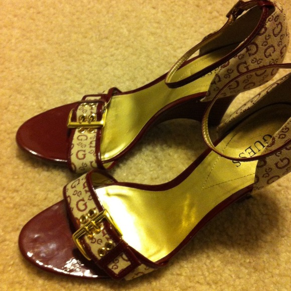 Guess heels with ankle strap(Bin 4-036) - Picture 4 of 4