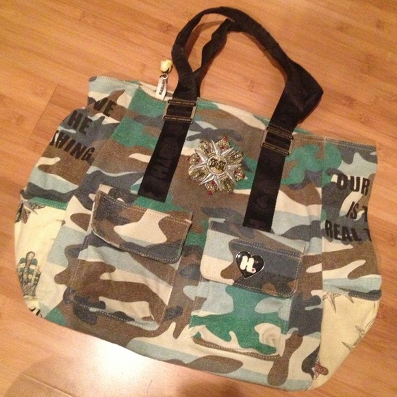 Harajuku Lovers large canvas camo tote