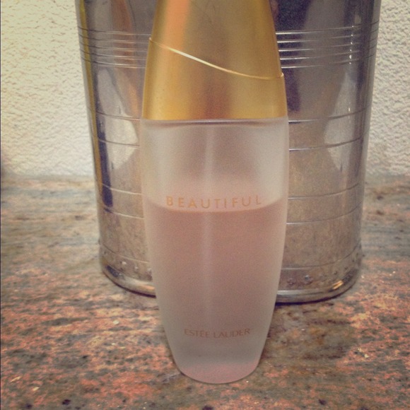 Estée Lauder "Beautiful" perfume & Wii game