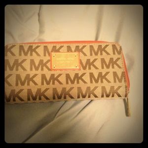 Michael kors wallet