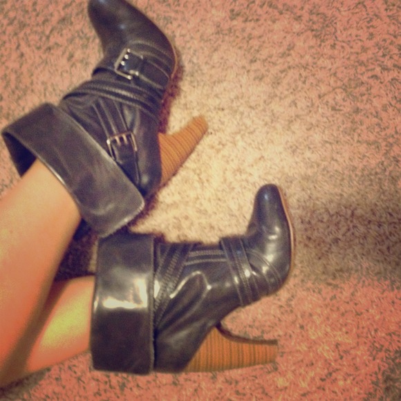 Grey booties!