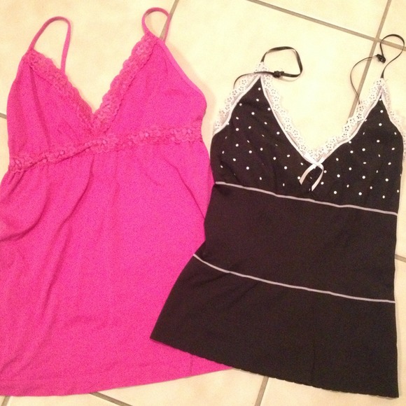 **SOLD**Lot of 2 tanks, Victoria's Secret, size M