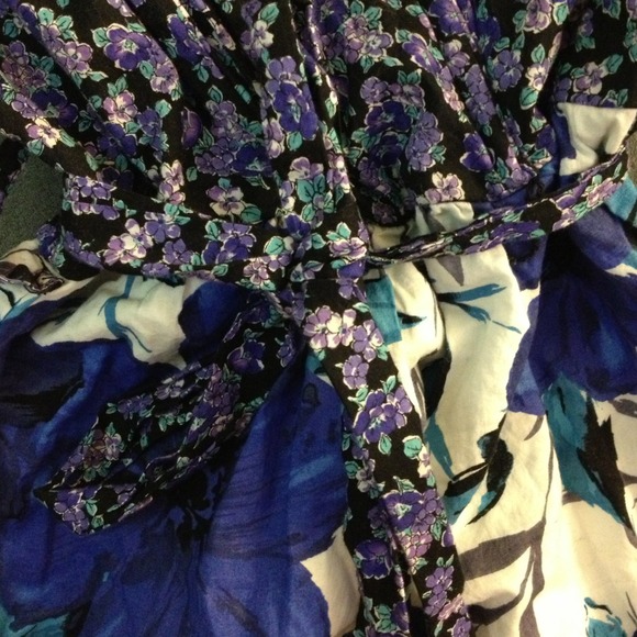 SALE❗Blue Floral Dress - Picture 2 of 4