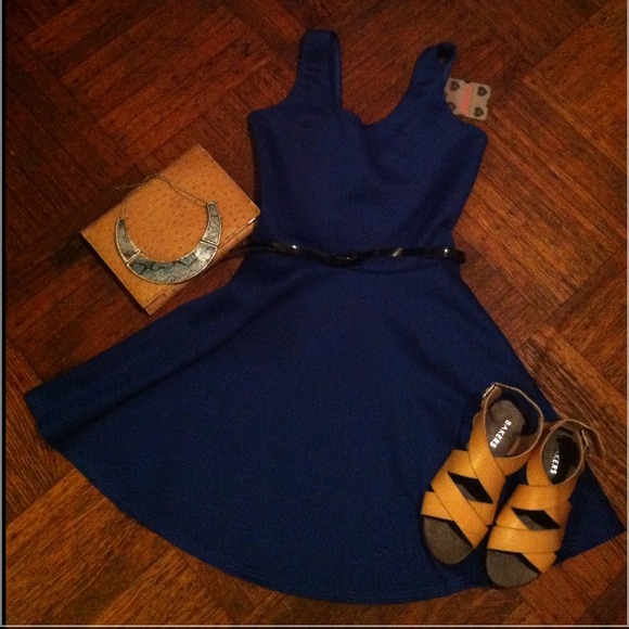 Skater dress - Picture 2 of 3