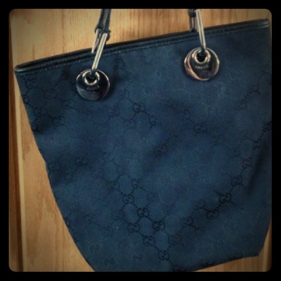 Authentic Gucci hand bag/tote. Make me an offer!!!