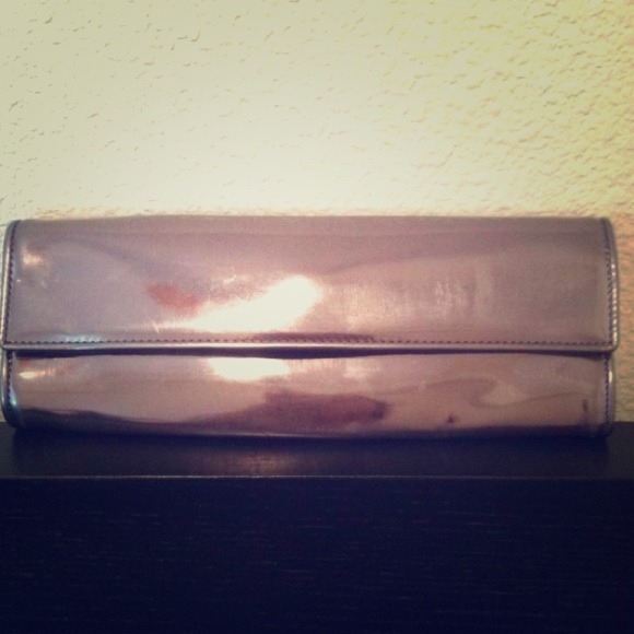 🚫🚫SOLD🚫🚫Aldo metallic clutch