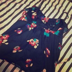 🚫Sold🚫 - American Eagle flower tank.