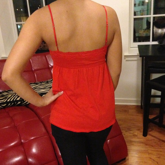 Red shirt - Picture 3 of 3
