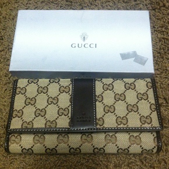 New Gucci wallet PRICE DROP!