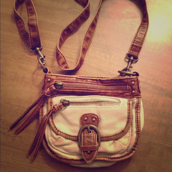 💀SOLD💀 Brand New Buckle Cross Body Purse