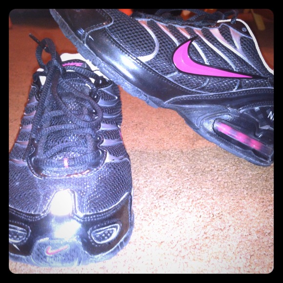 7.5 women's Nikes