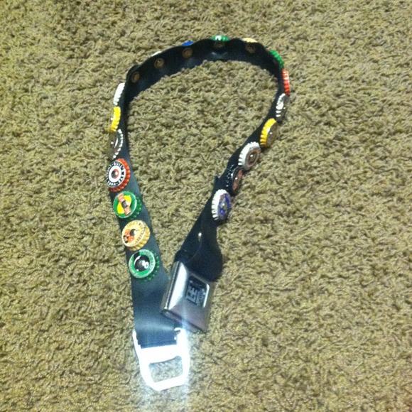 Seatbelt bottle cap belt