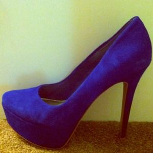 Jessica Simpson royal blue pumps