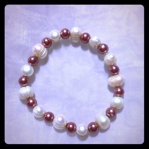 Pink and pearl stretchy bracelet