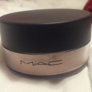 Mac transparent powder