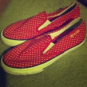Red and white polka dot converse one stars