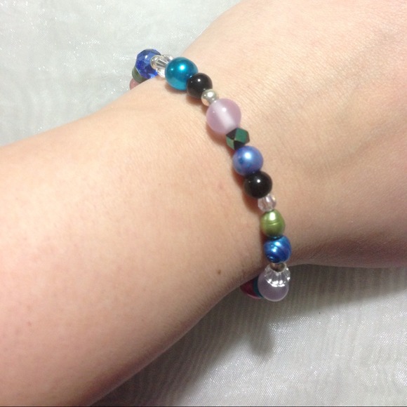 Multicolor beaded bracelet - Picture 3 of 3