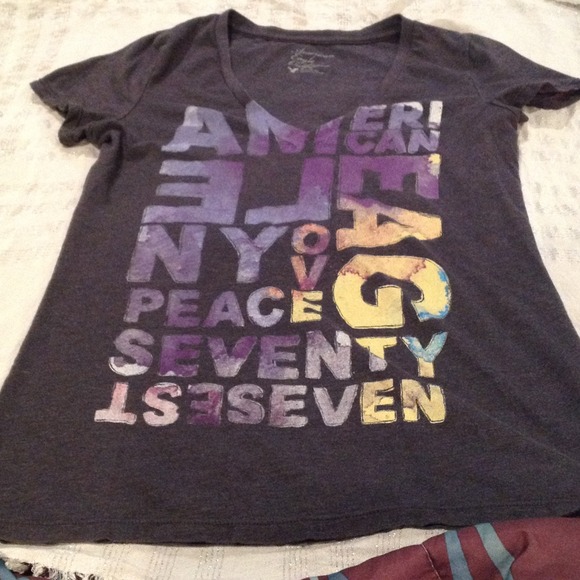 American Eagle Cute Comfy Graphic Shirt