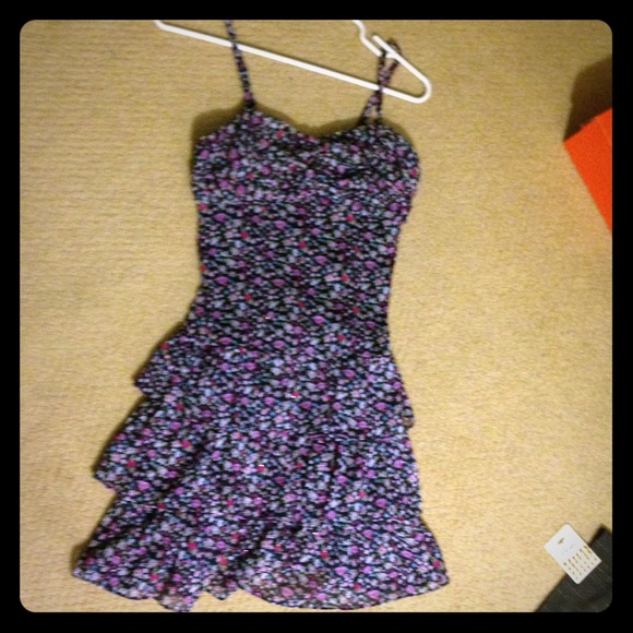 🚫SOLD🚫Express Floral Ruffled Dress
