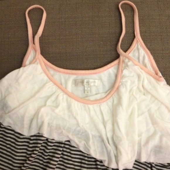 Cute layer top - Picture 3 of 3