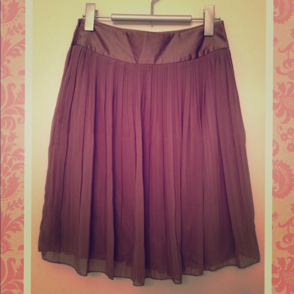 H&M pleated skirt