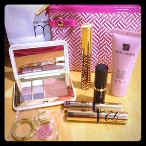 SOLD on eBay-NEW Estée Lauder makeup bundle.