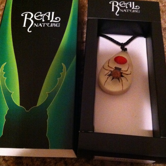 Creepy spider necklace