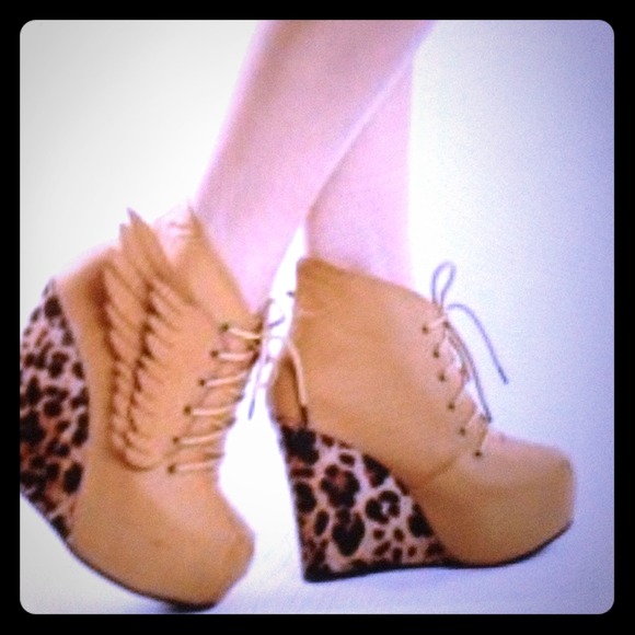 I'm loving this shoes :)