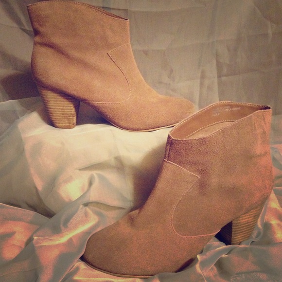 Ecote Alexandra Suede Ankle Boot