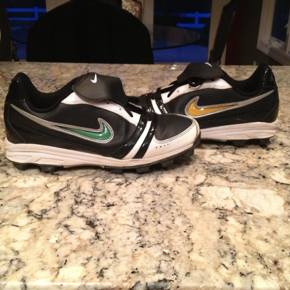 BUNDLED ***REDUCED*** NIKE size 9 ladies softball