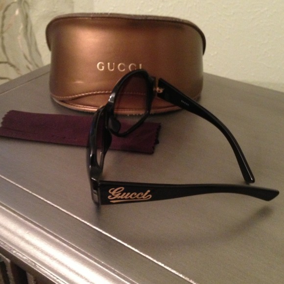 GUCCI?Black Rim Sunnies?$125 w/box and wipe