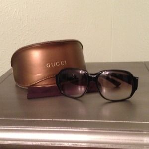 GUCCI💎Black Rim Sunnies💎$125 w/box and wipe