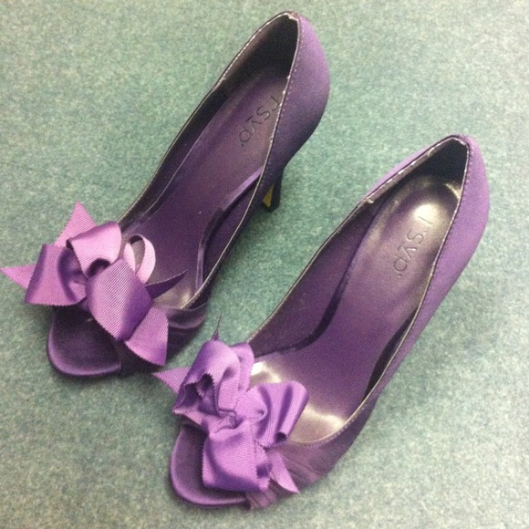 RSVP "cailyn" purple heels