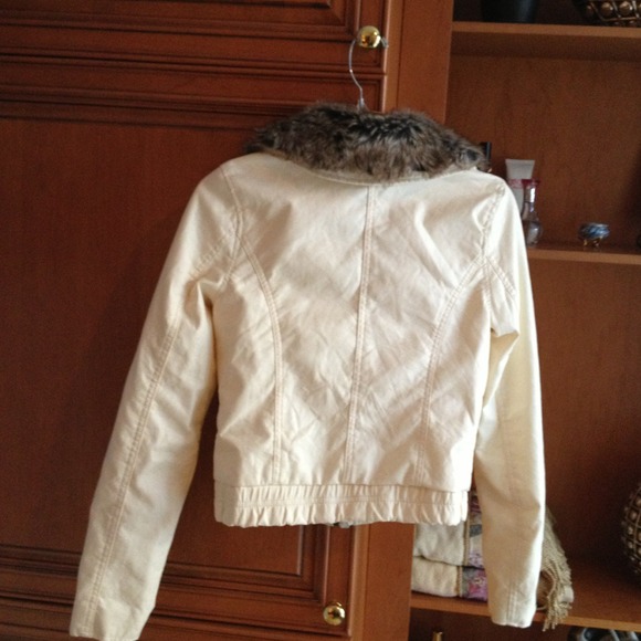 Ivory jacket - Picture 3 of 3