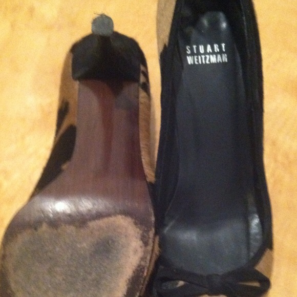 Stuart Weitzman animal print pony hair pumps. - Picture 3 of 4