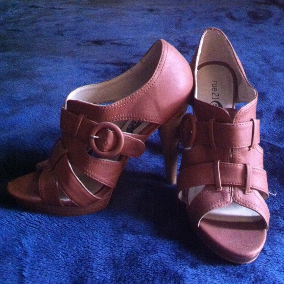 High heel shoes