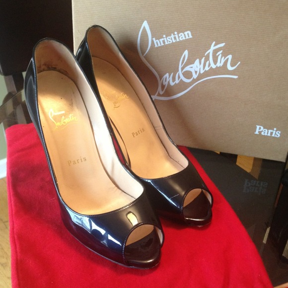 SOLD Christian Louboutin Pumps - Picture 2 of 4