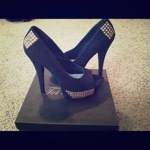 Toi et Moi black suede size 8