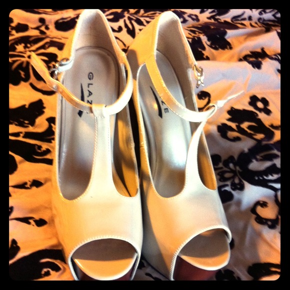 Beige heels