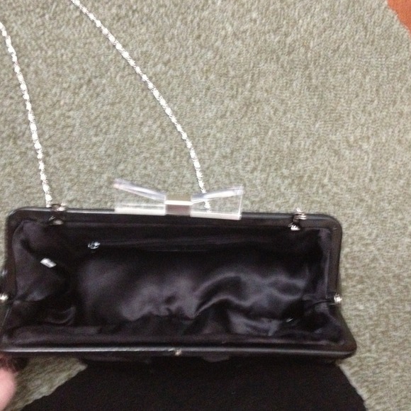 Chinese Laundry Black Clutch👛 - Picture 3 of 4