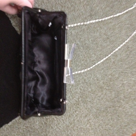 Chinese Laundry Black Clutch👛 - Picture 4 of 4