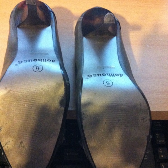 Great doll house grey heels. - Picture 3 of 3