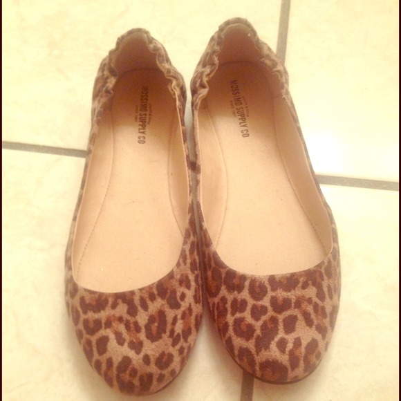😁SOLD😄Leopard print flats