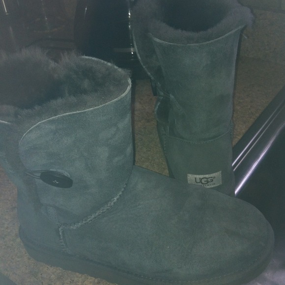 Uggs woman boots ( reduced)